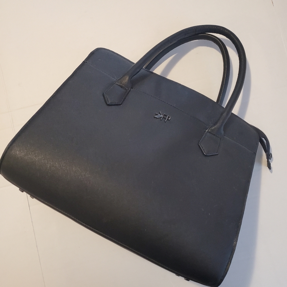 GUC Freshly Picked Satchel
